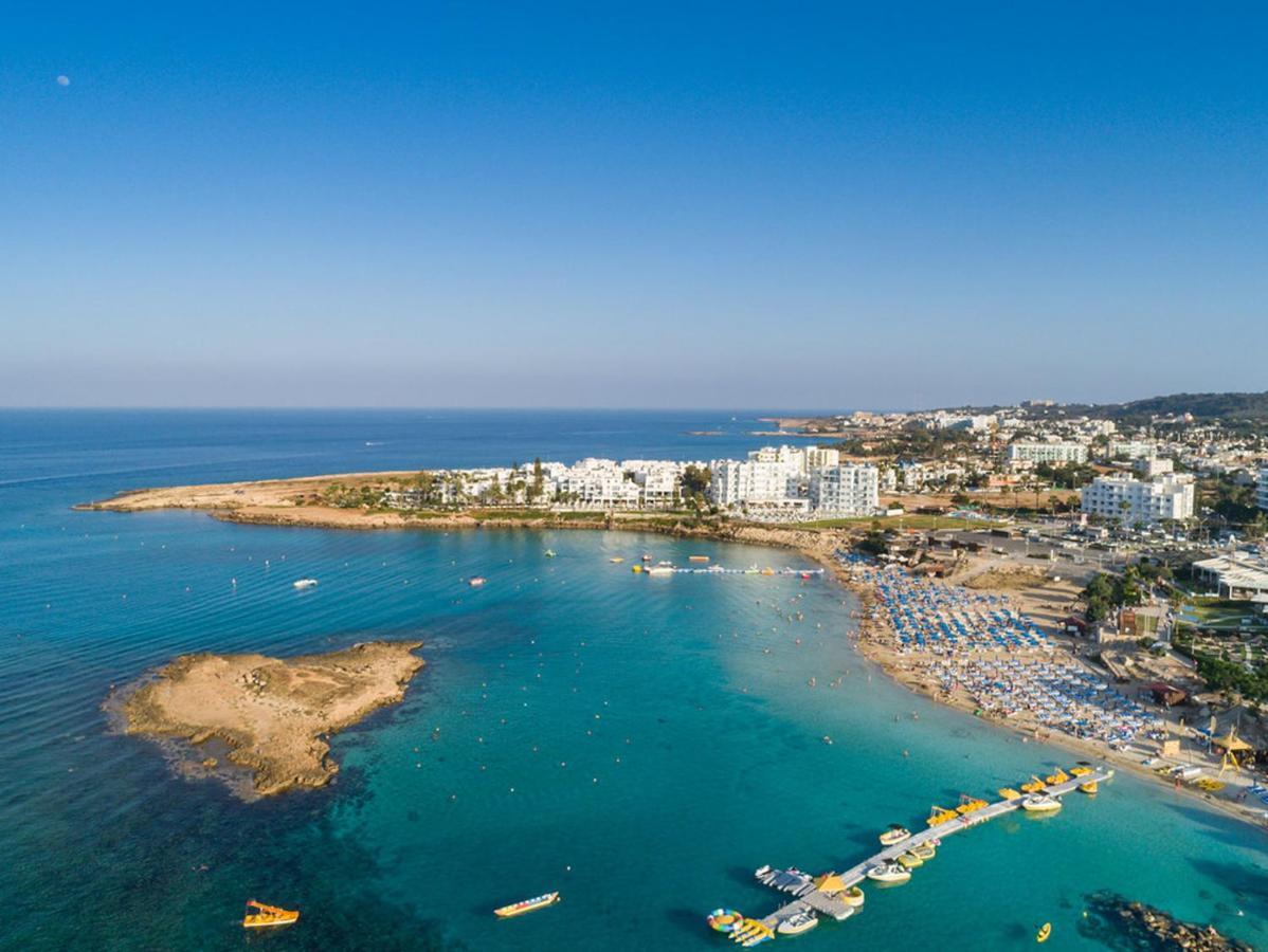 Island Home Seaside Villa Paralimni Bagian luar foto
