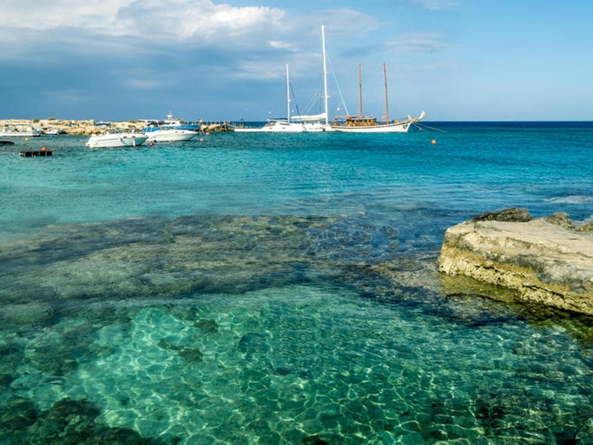 Island Home Seaside Villa Paralimni Bagian luar foto