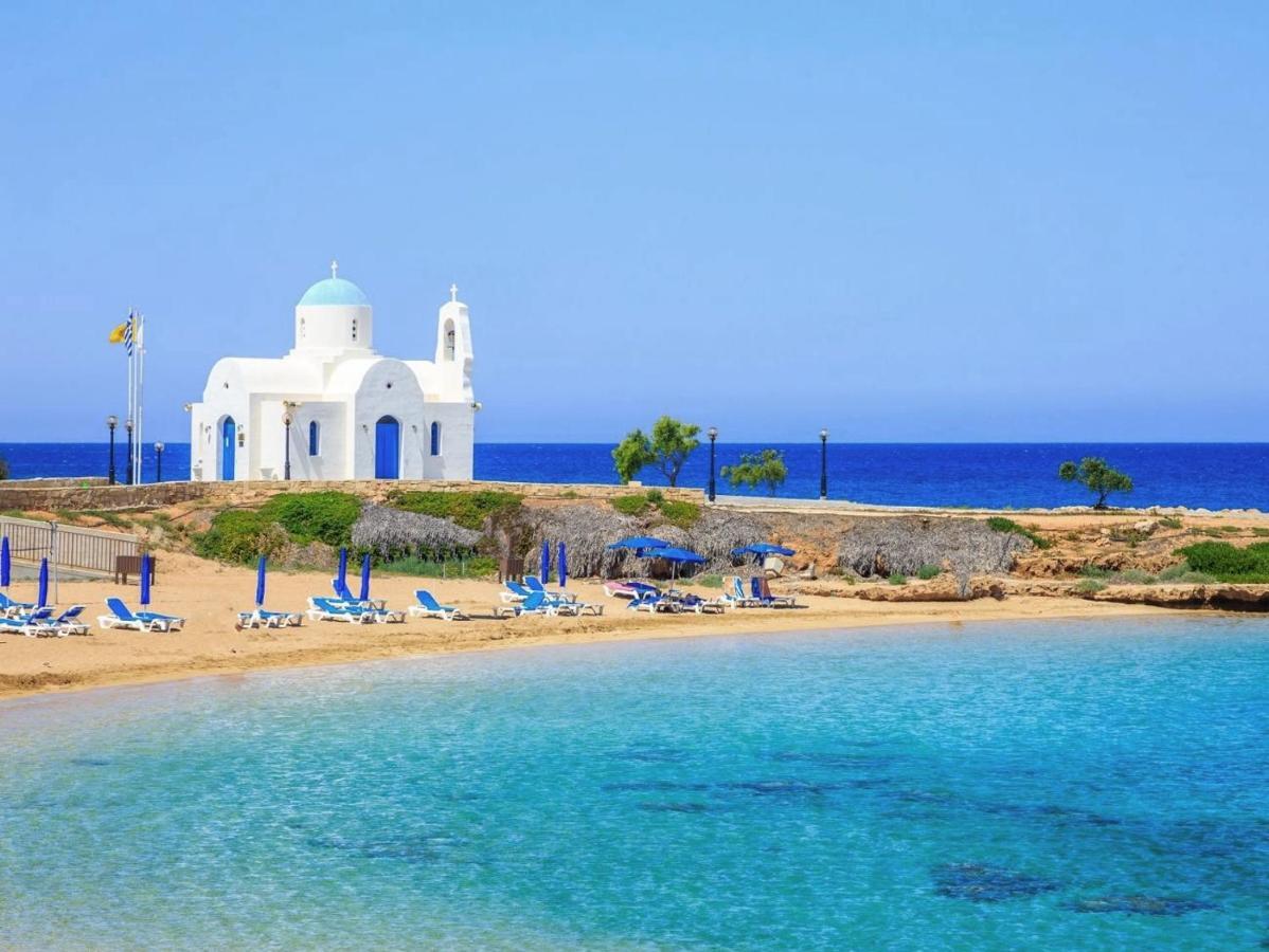 Island Home Seaside Villa Paralimni Bagian luar foto